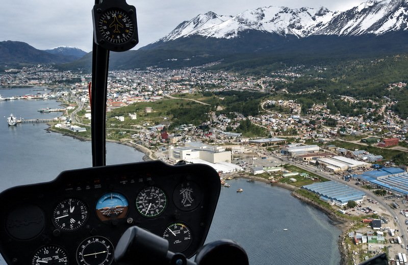 Sobrevuelo sobre Ushuaia y el Canal Beagle